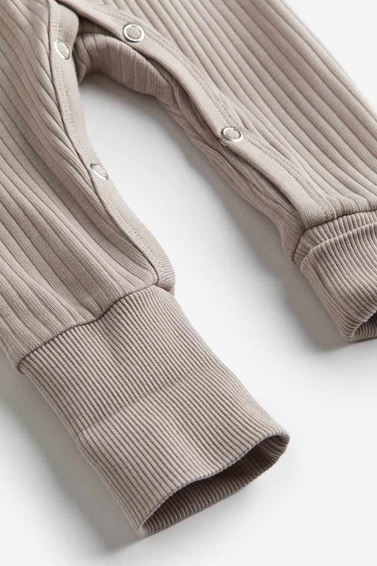 H&M Mitwachsender Strampler Saisonale Angebote