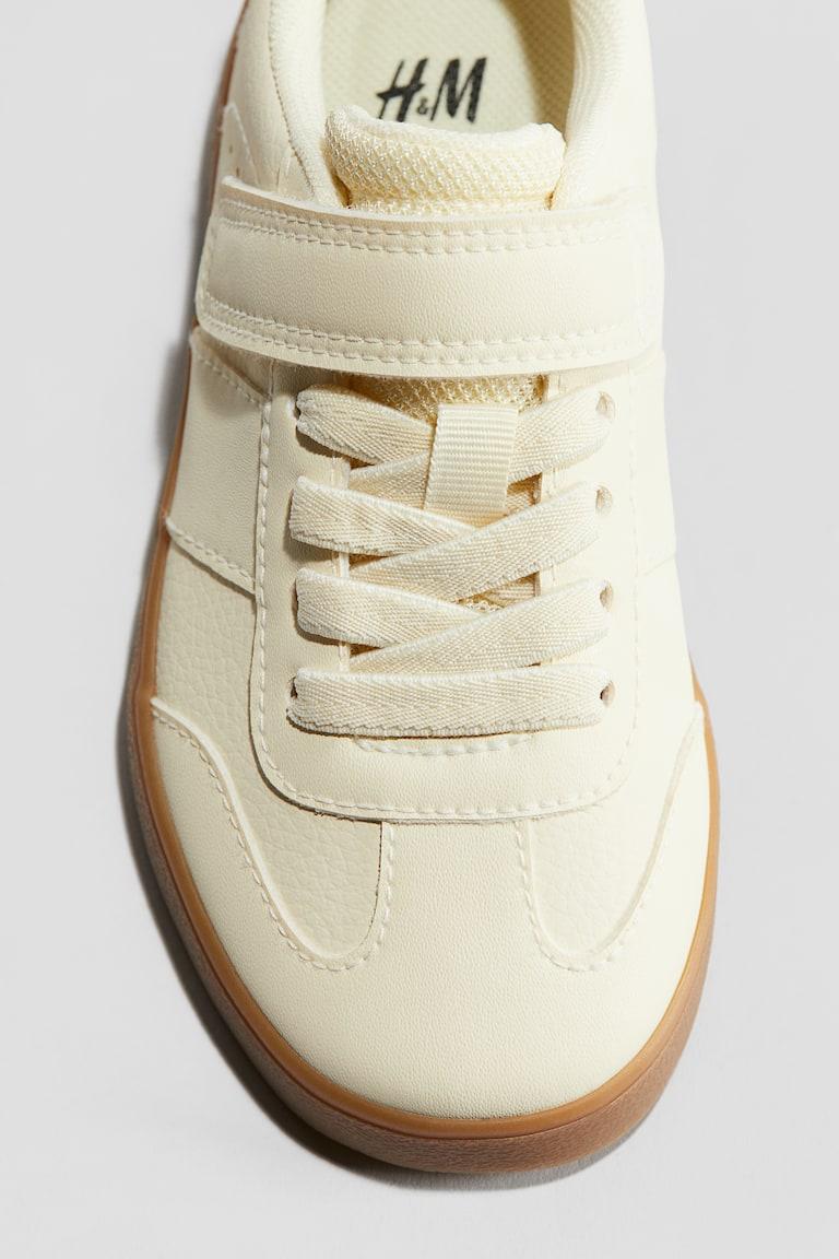 H&M Sneaker Schlussverkauf