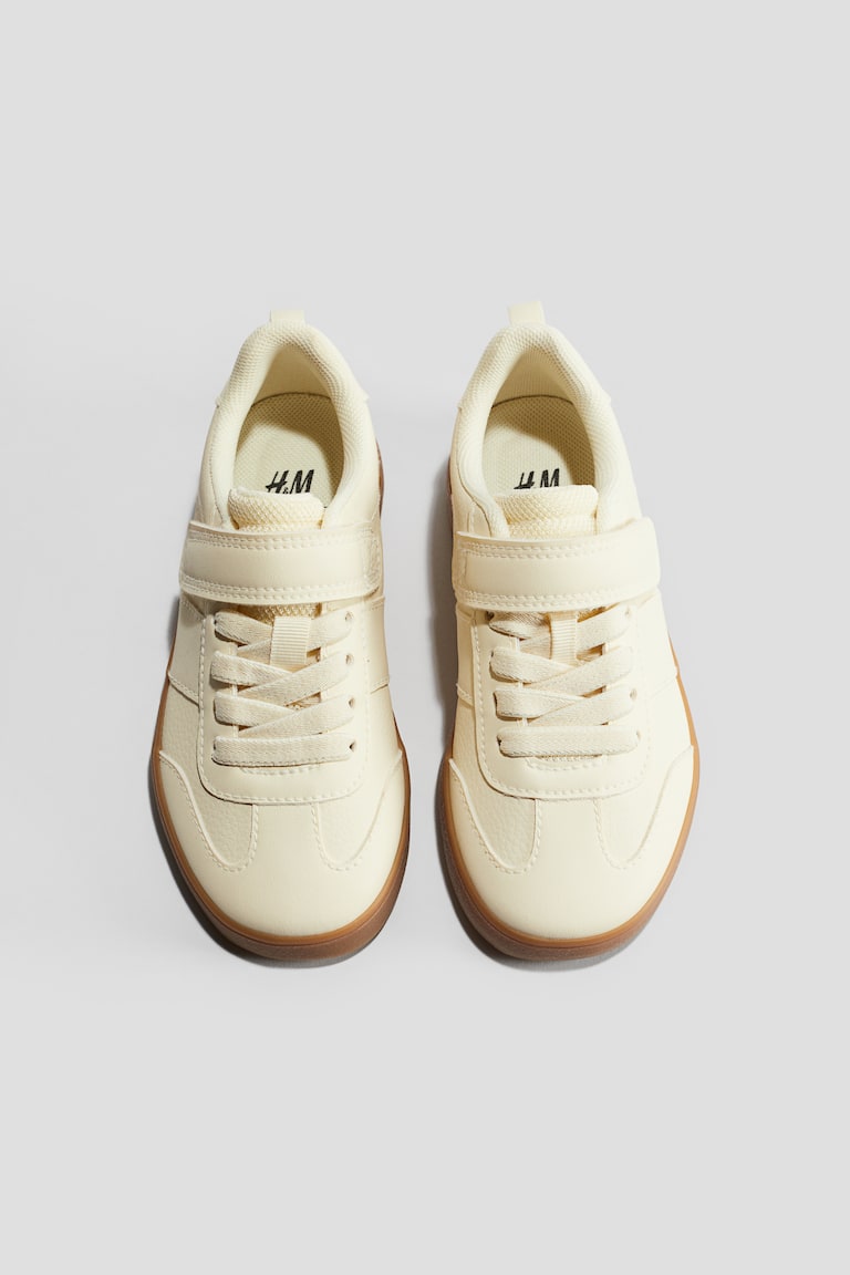 H&M Sneaker Schlussverkauf